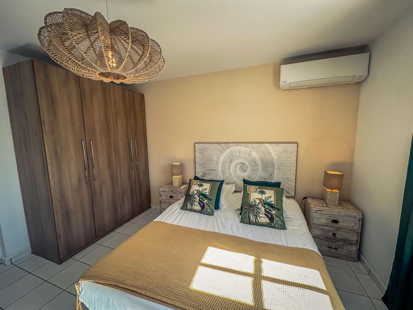 Villa Nomilou Beach Avec Acces Direct Plage 圣弗朗索瓦 外观 照片